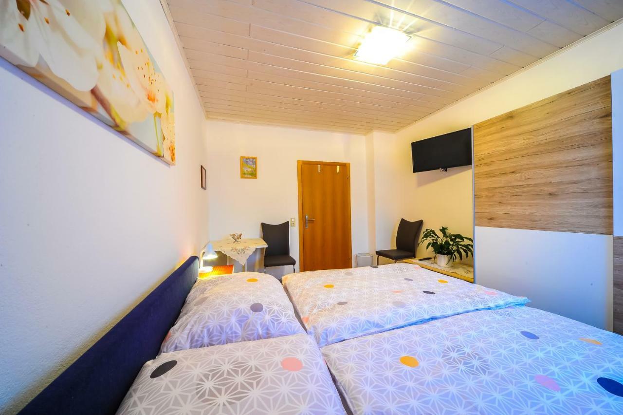 Privatzimmer Haus Erika Sankt Peter-Freienstein Extérieur photo
